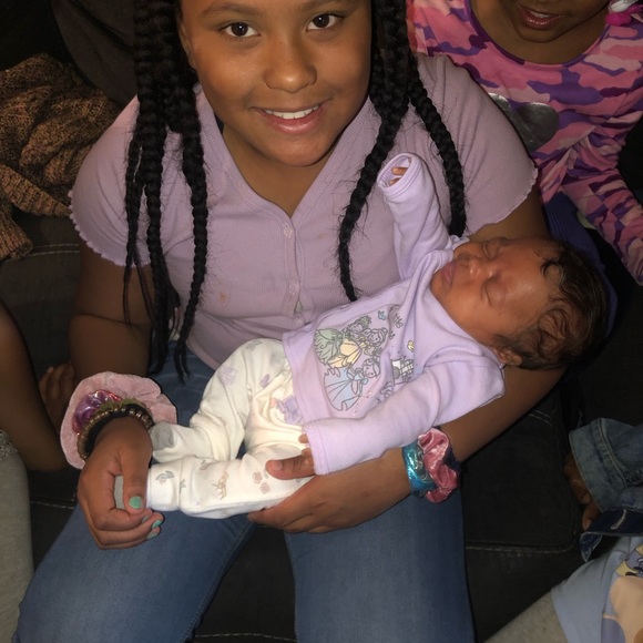 Meet your Posher, Madison - Picture 3 of 12